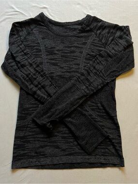 Lululemon Charcoal Black Space-Dye Long Sleeve Top